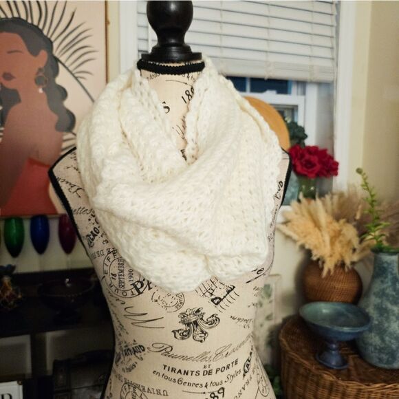 New Aerospostal Crochet Acrylic Stylish Infinity Scarf - Picture 8 of 14